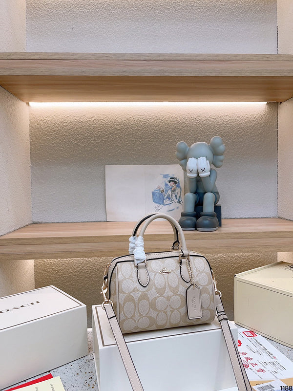 Luxurious Totes - CCH2 Bags - 104