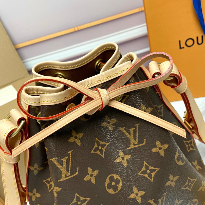LOV - Luxurious Totes - 2200