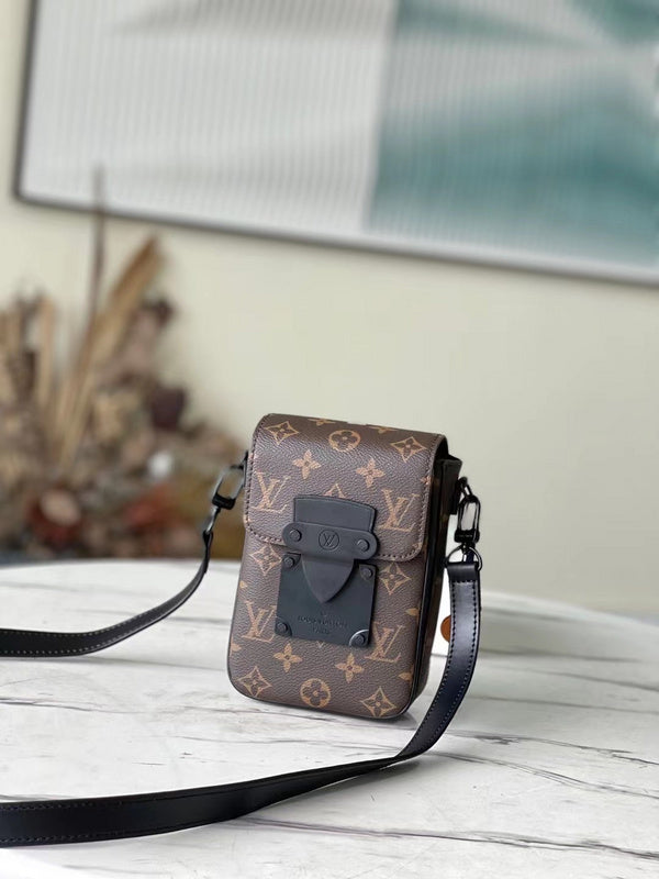 LOV - Luxurious Totes - 1335
