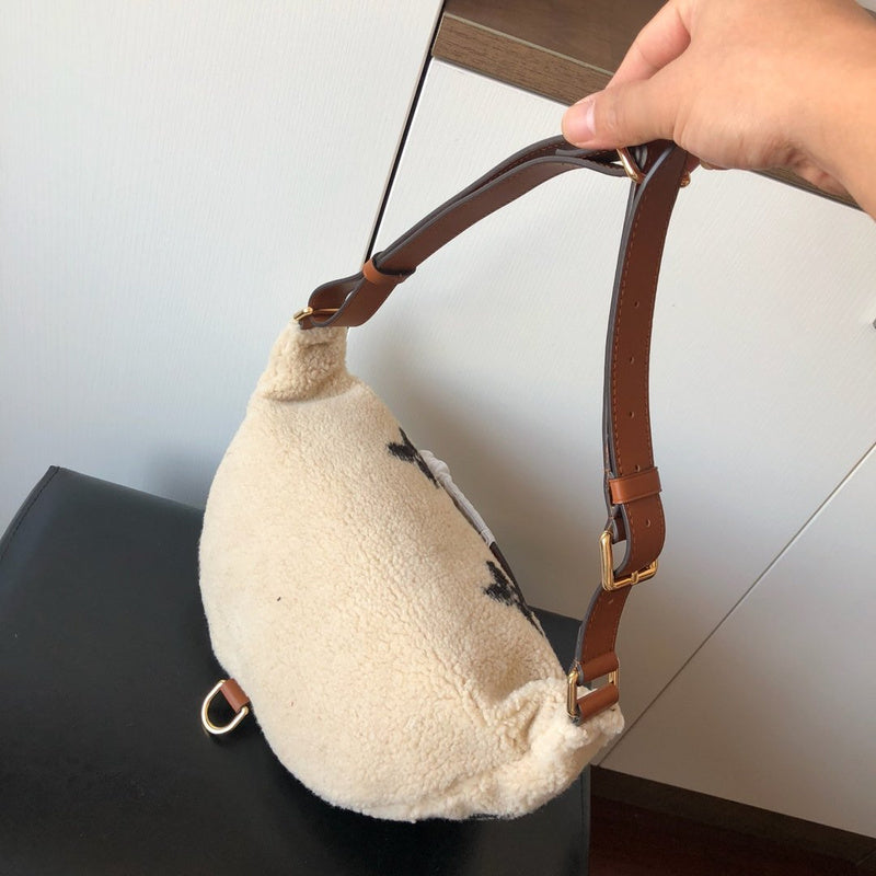 LOV - Luxurious Totes - 372