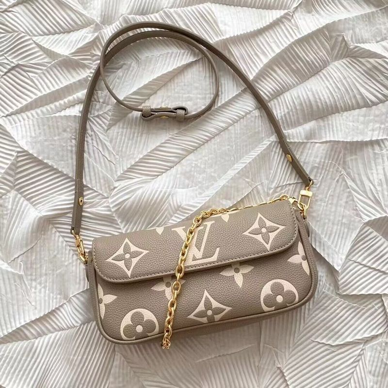 HMS - Luxurious Totes - 036