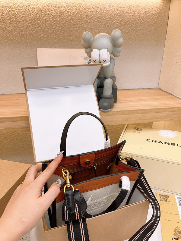 Luxurious Totes - CCH2 Bags - 010