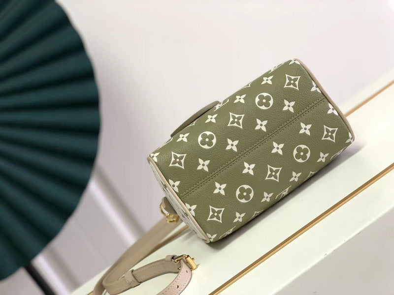 LOV - Luxurious Totes - 1631