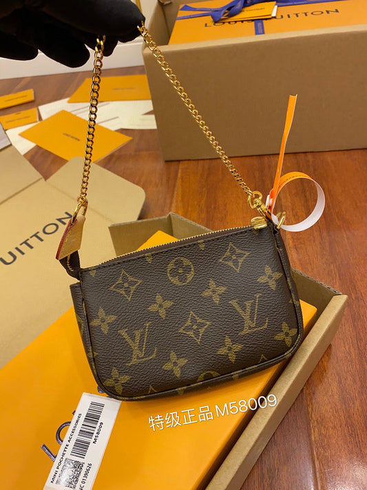 LOV - Luxurious Totes - 1053