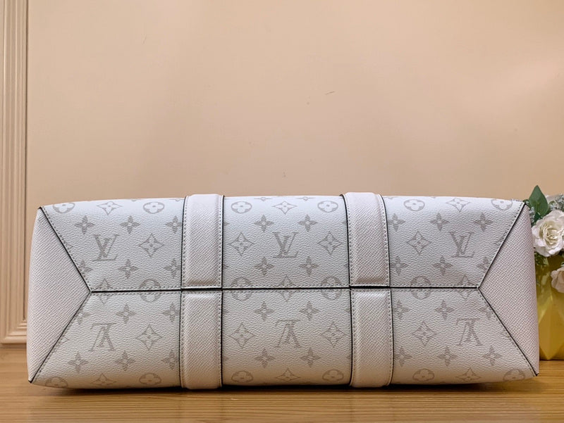 LOV - Luxurious Totes - 285