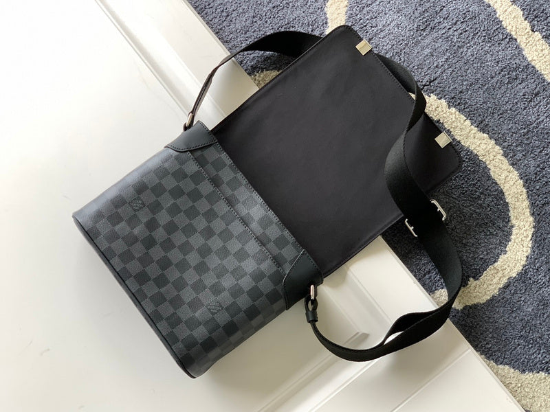 LOV - Luxurious Totes - 519