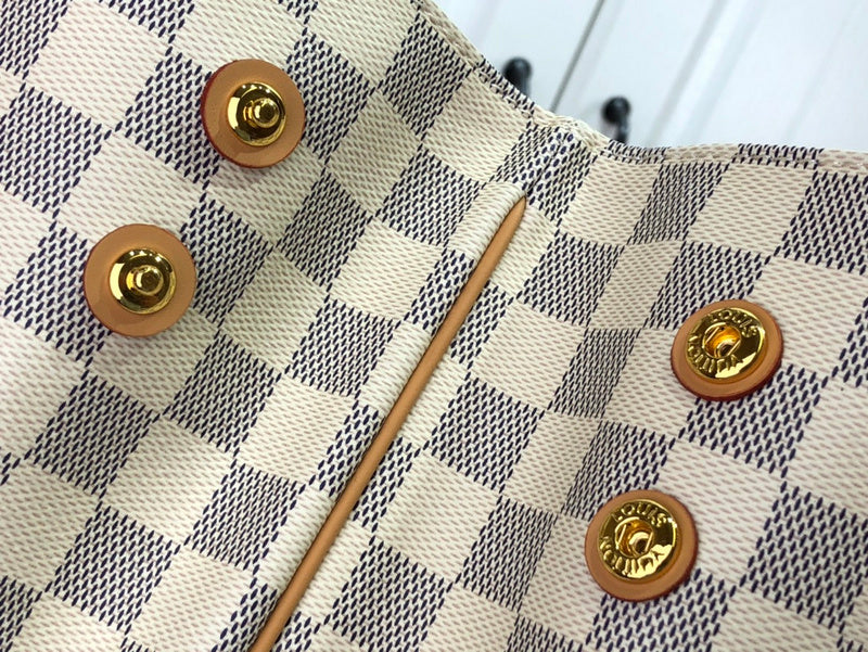 LOV - Luxurious Totes - 2217