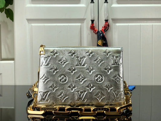LOV - Luxurious Totes - 1810