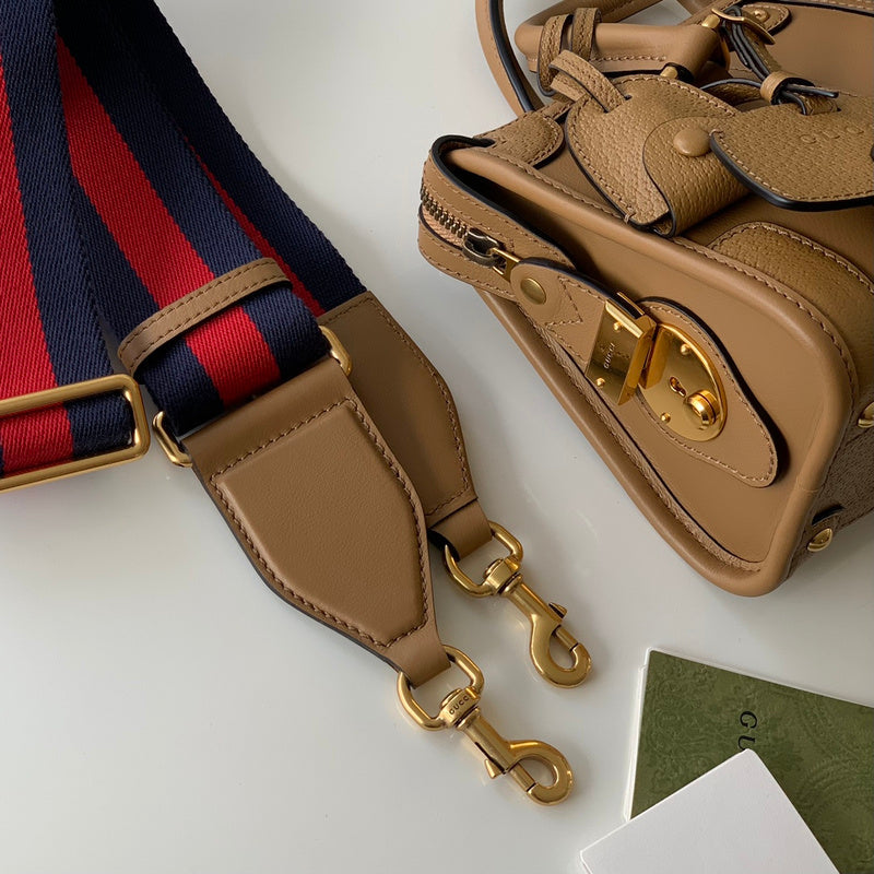 GUI - Luxurious Totes - 622