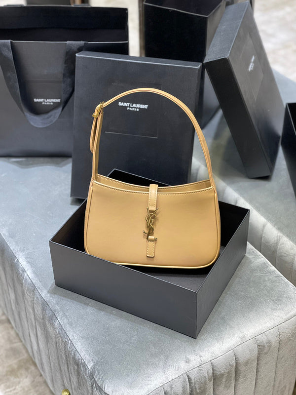 Luxurious Totes - Latest - 8347
