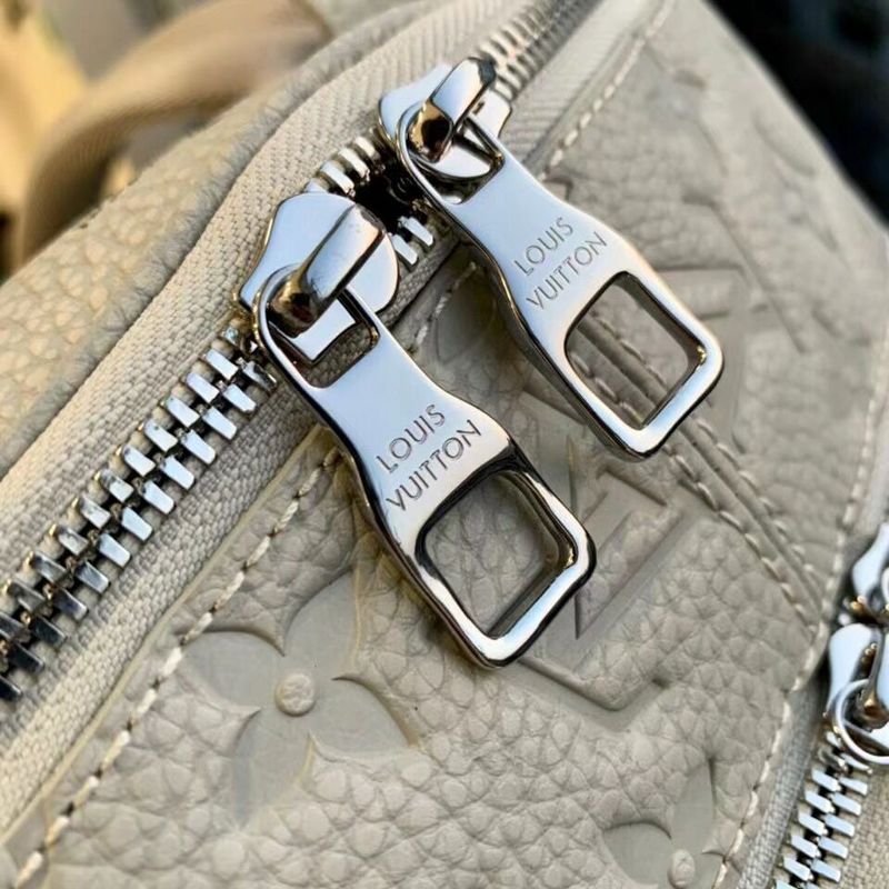 LOV - Luxurious Totes - 1077