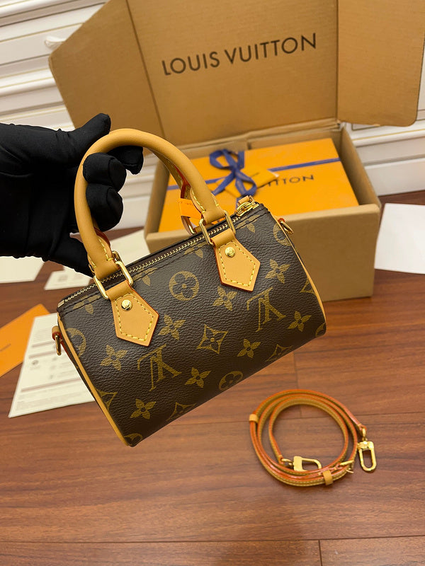 LOV - Luxurious Totes - 1054