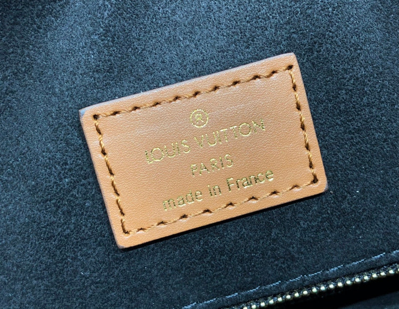 LOV - Luxurious Totes - 1776