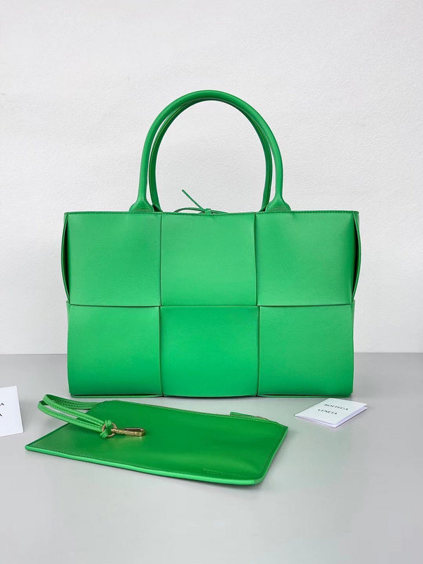 Luxurious-Totes - BV Bags - 1930