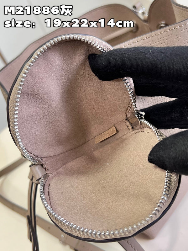 LOV - Luxurious Totes - 630
