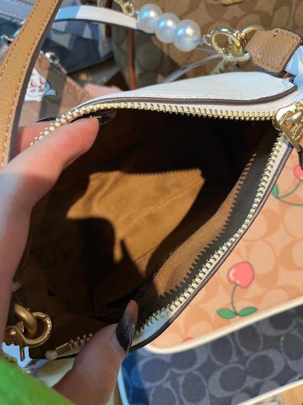 Luxurious Totes - CCH2 Bags - 116
