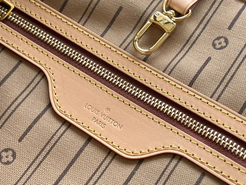 LOV - Luxurious Totes - 1667