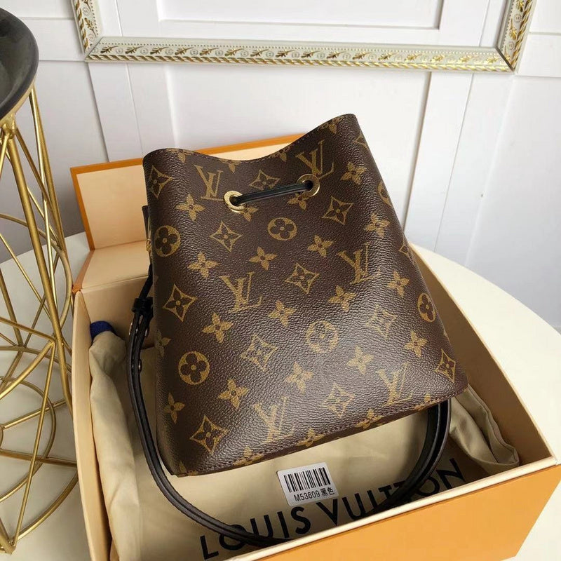 LOV - Luxurious Totes - 2622