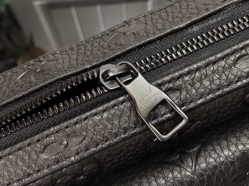 LOV - Luxurious Totes - 2494