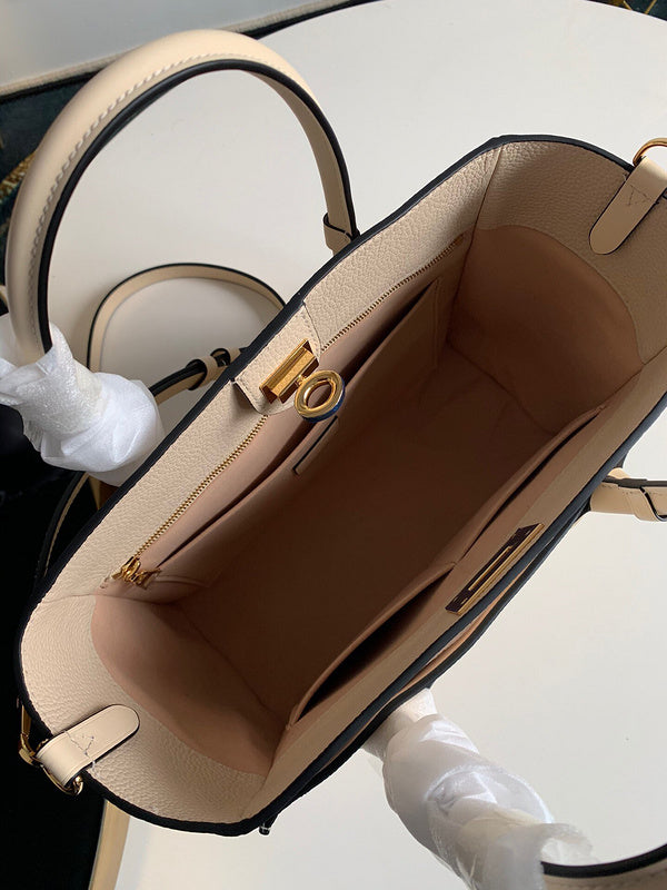 LOV - Luxurious Totes - 2516