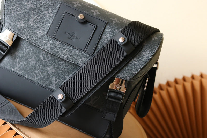 LOV - Luxurious Totes - 2045