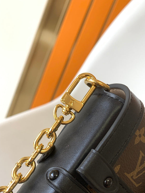 LOV - Luxurious Totes - 2009