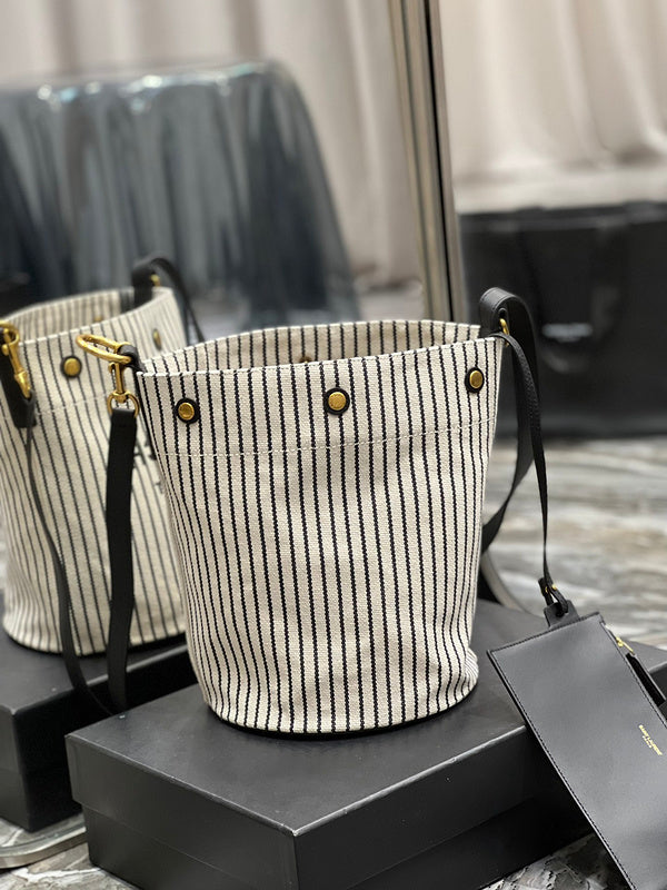 Luxurious Totes - Latest - 8114
