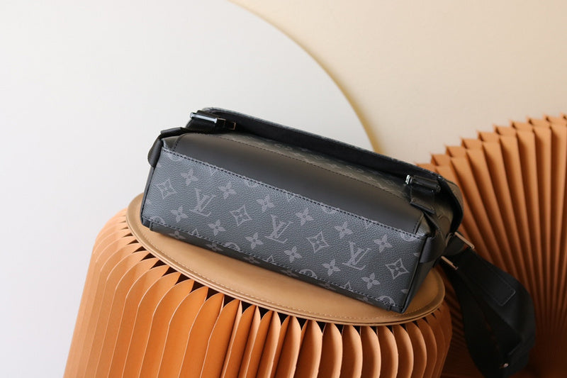 LOV - Luxurious Totes - 2045