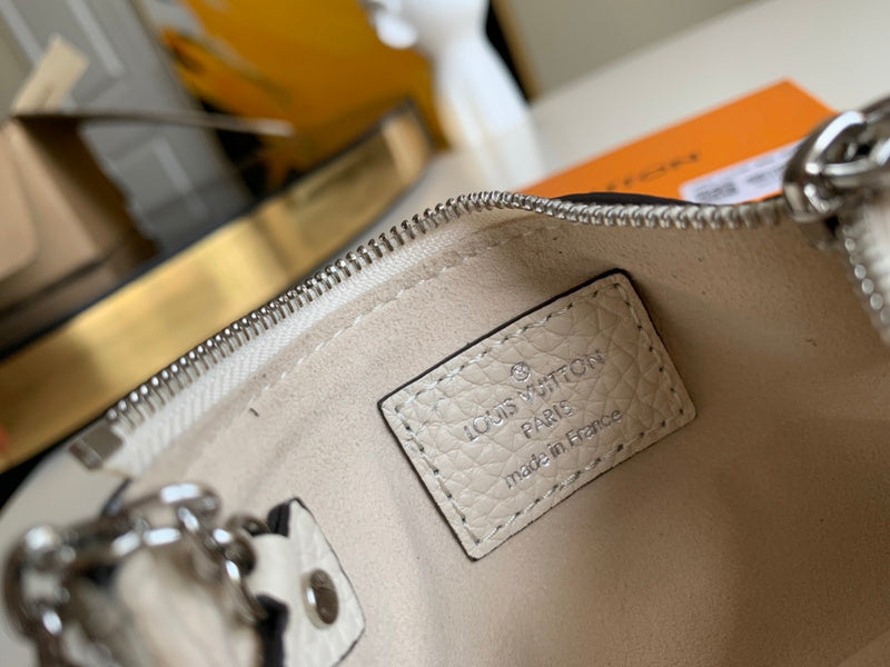 Luxurious Totes - Latest - 827