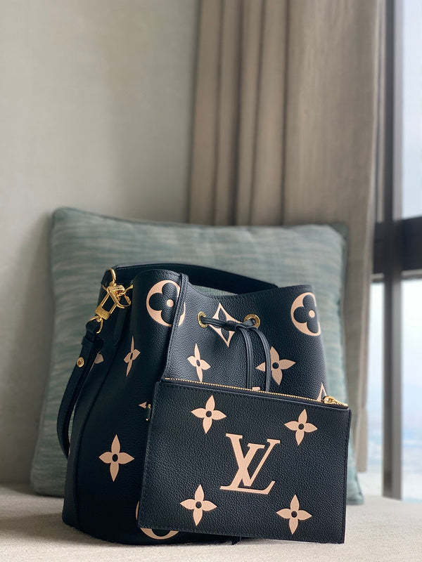 LOV - Luxurious Totes - 1020