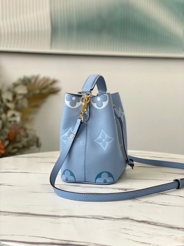 LOV - Luxurious Totes - 2433