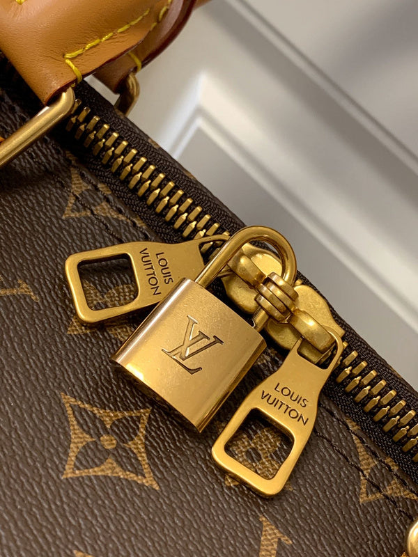 LOV - Luxurious Totes - 2612