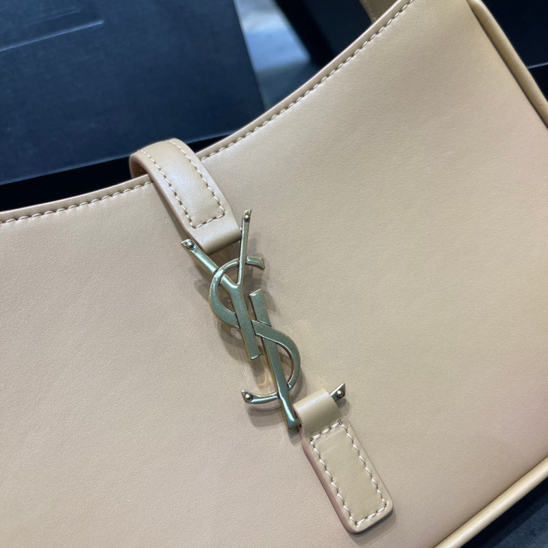 Luxurious Totes - Latest - 8347