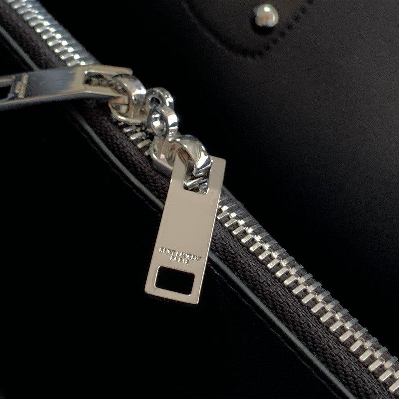 Luxurious Totes - Latest - 8141