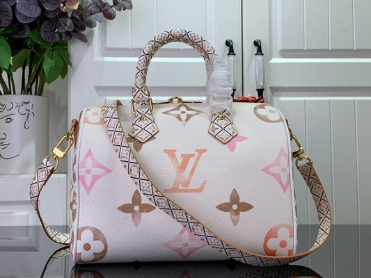 LOV - Luxurious Totes - 088