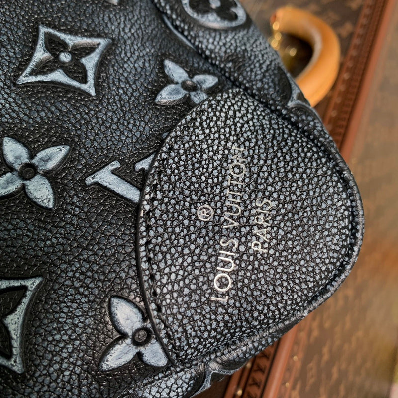 LOV - Luxurious Totes - 900