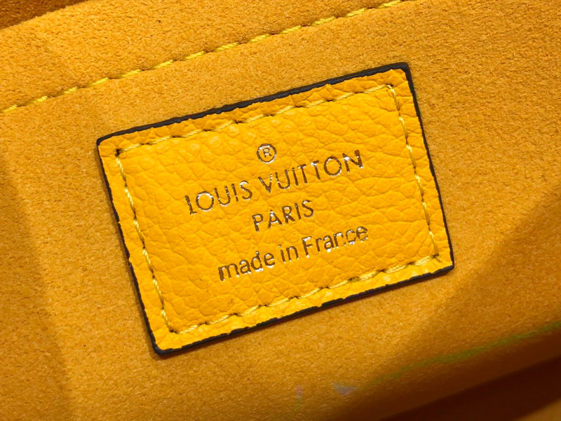 LOV - Luxurious Totes - 2108