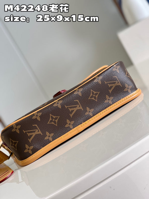 LOV - Luxurious Totes - 765