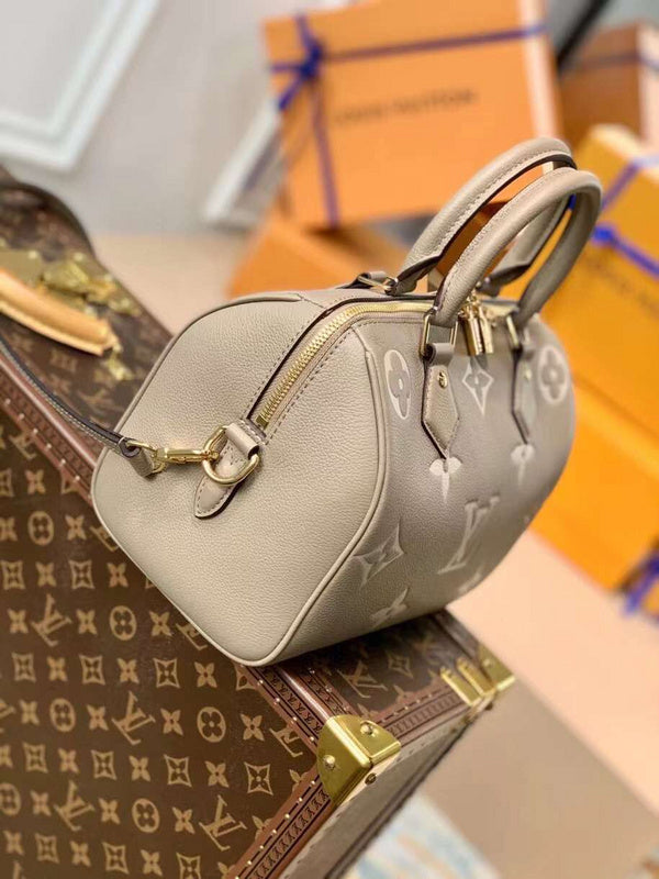LOV - Luxurious Totes - 2314