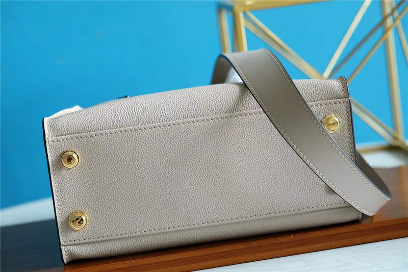 LOV - Luxurious Totes - 2405