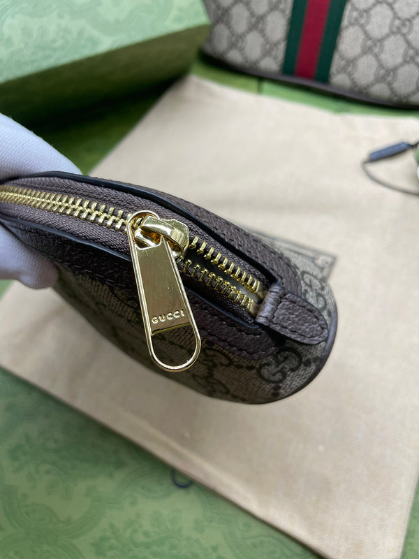 GUI - Luxurious Totes - 880