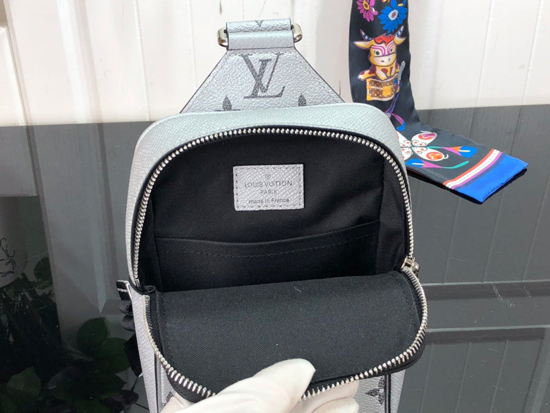 LOV - Luxurious Totes - 1597
