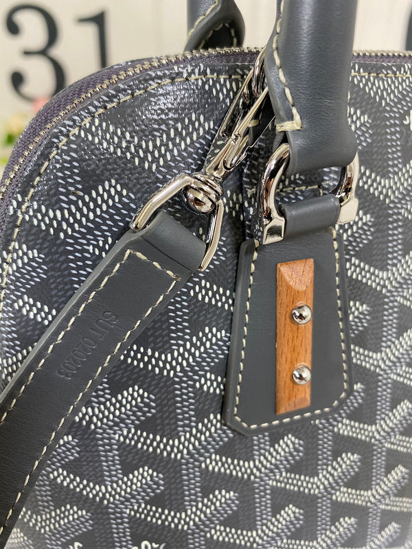 Lux-Totes - GOD Bags - 133