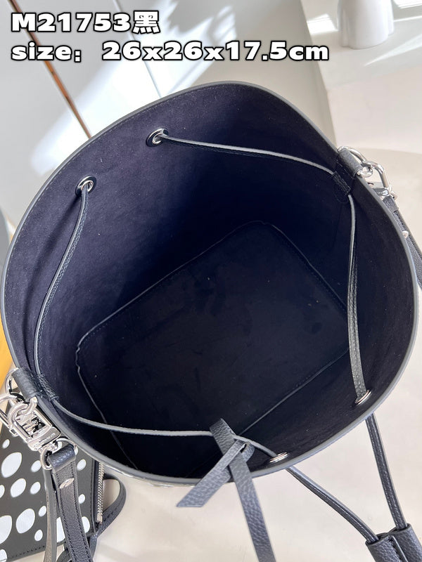 LOV - Luxurious Totes - 774