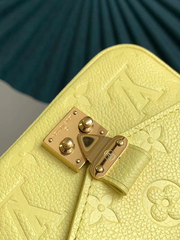 LOV - Luxurious Totes - 1626