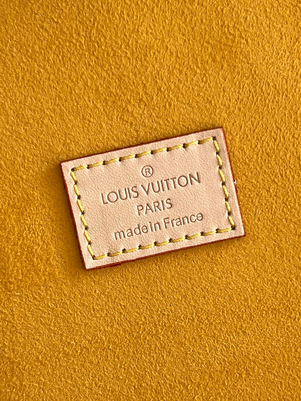 LOV - Luxurious Totes - 1688