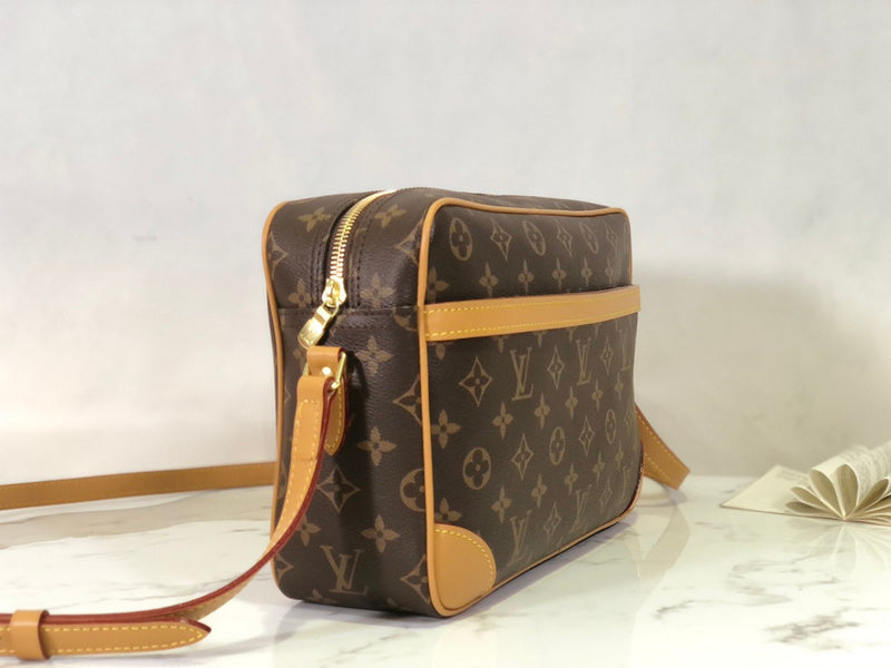 LOV - Luxurious Totes - 891