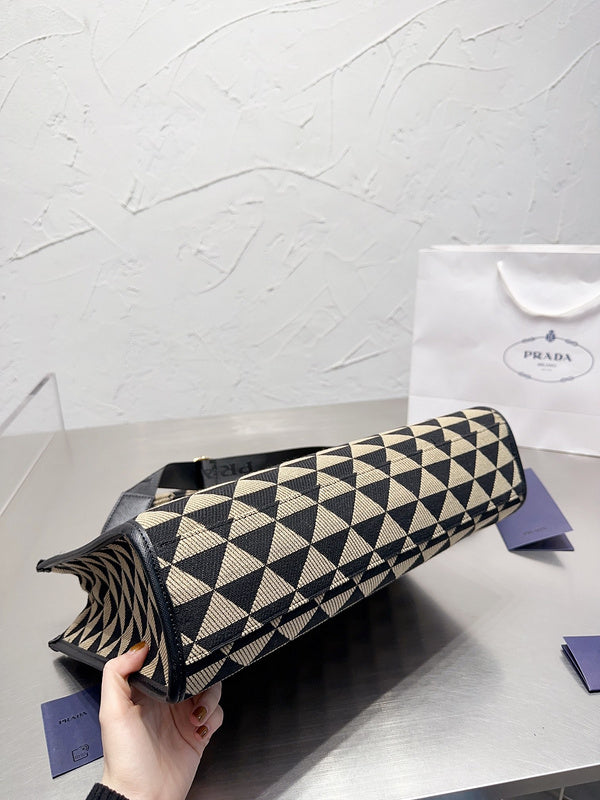 Luxurious Totes - PDA3 Bags - 325