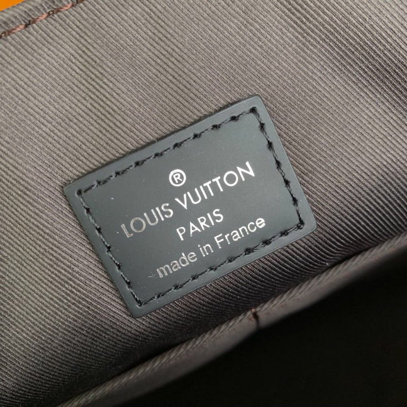 LOV - Luxurious Totes - 1604
