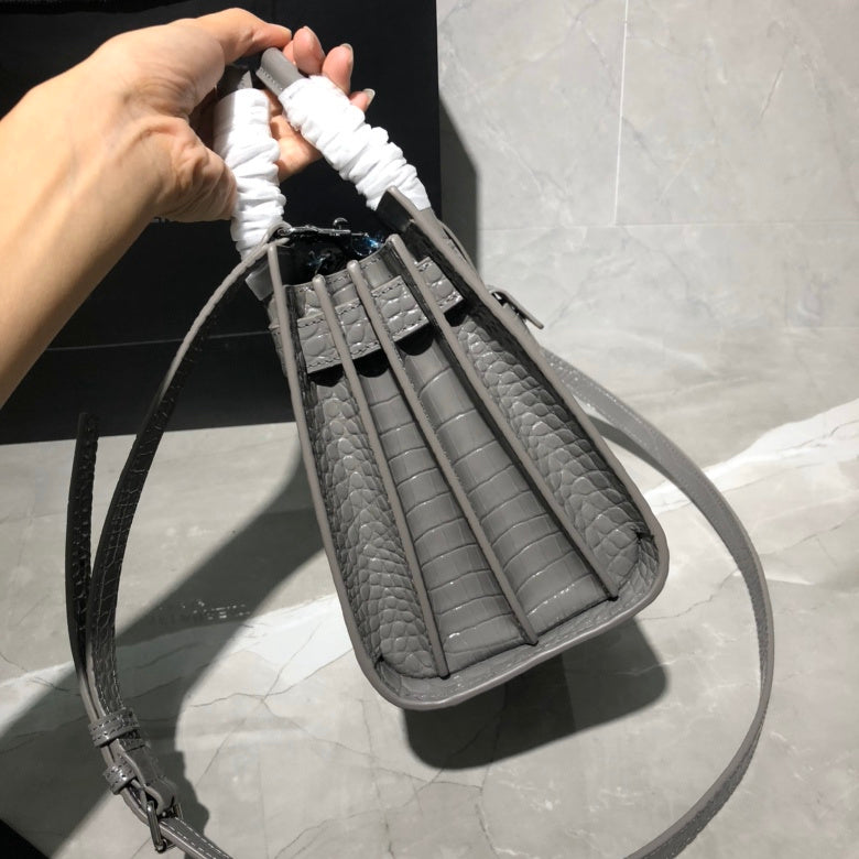 Luxurious Totes - Latest - 9485